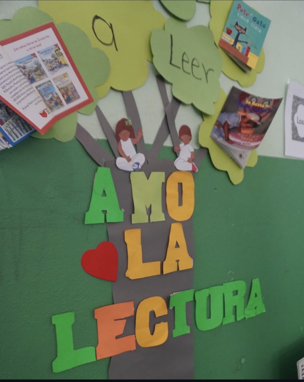 A reading-culture bulletin board in a partner classroom