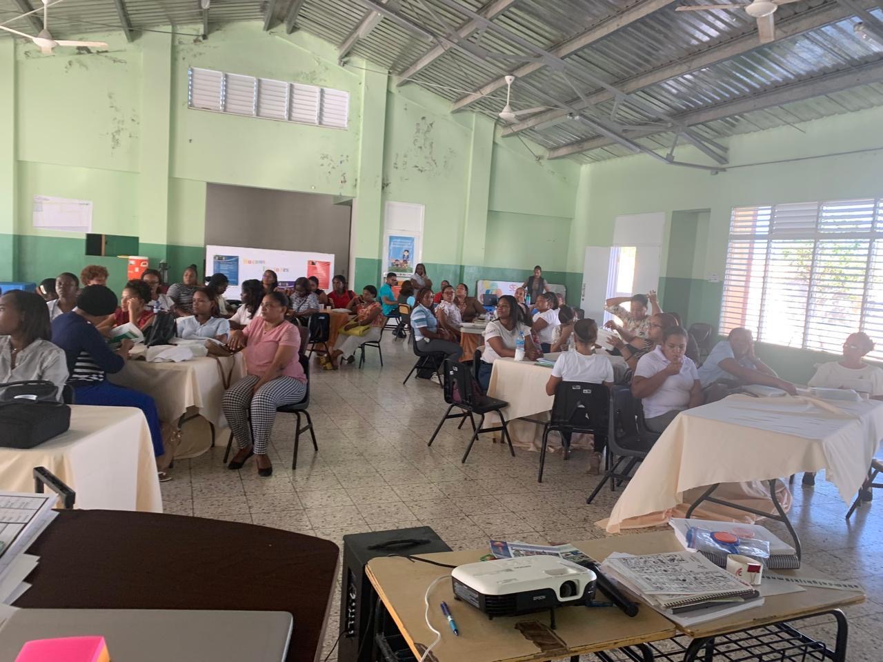 A full-hall teacher workshop in the Dominican Republic